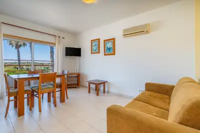 Image de Appartement 'Santa Teresinha A' avec piscine partagée, Wi-Fi et climatisation
