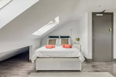 Image de 5br Contractor Hub • B6 Stay