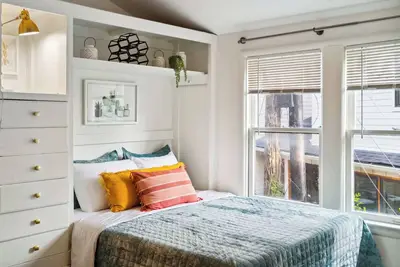 Image de Cozy Treehouse Studio in Charming Clarksville