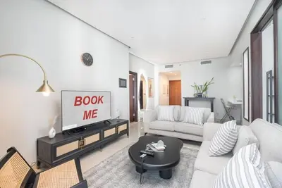 Image de Chic 1-bedroom apartment in Business Bay, views of burj khalifa and the canal
