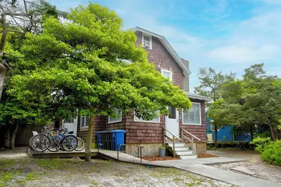 Image de Charming 2-bedroom Beach Cottage in Ocean Bay Park