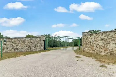 Image de Slab Road Hill Country Escape!