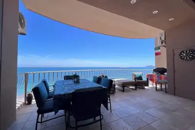 Image de Charming 2-bedroom condo with oceanfront comfort at Pelican Beach in San Carlos!
