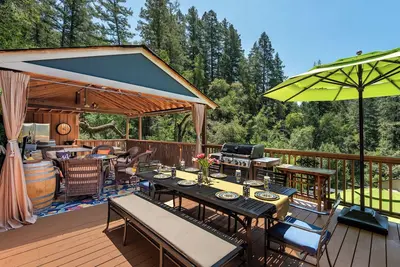 Image de A+ Sauna, Plunge & Jacuzzi - Kayaks, Bikes, Bocce Ball, Game Room & Views!