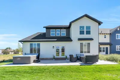 Image de Dream Bear Lake Getaway with Hot Tub and Yard