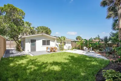 Image de Walk to Downtown - Luxe Backyard - Private + Peaceful Stay