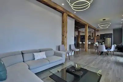 Image de Sublime 3br/3ba condo with Parking in the Heart of Old Montreal
