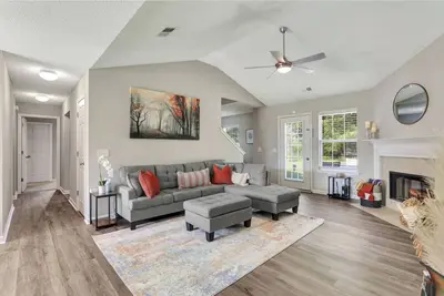 Image de Savannah Home in the Suburbs