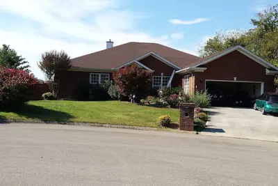 Image de Charming 4-bedroom house with Ac, WiFi in brilliant Knoxville