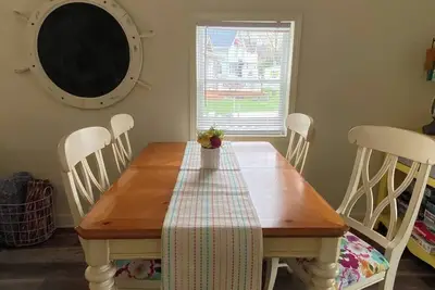 Image de Charming 2-bedroom Lake cottage in Niles, family-friendly fun!