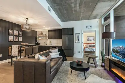Image de Lake View 23rd Fl Luxury Condo with Private Balcony & Rooftop Pool