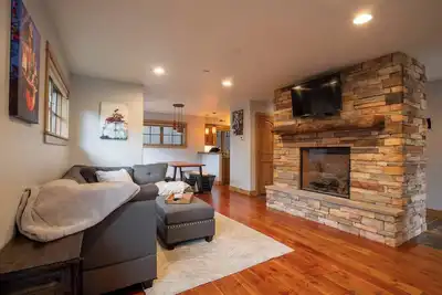 Image de Urban Comfort Downtown, King Bed, Family Friendly, Garage