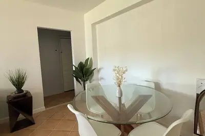 Image de 2-bedroom house in cool Miami with Ac, WiFi. Live the beach life