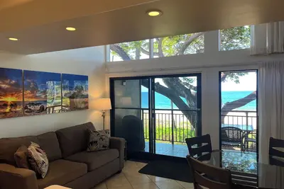 Image de Beachfront Paradise! Kamaole One Condo Maui ocean & sunset views. 2 bed, 2 bath