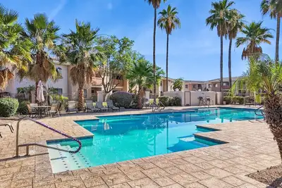 Image de Lush 2-bedroom condo w/ WiFi, Ac, gym, near State Farm Arena, Shopping and more!