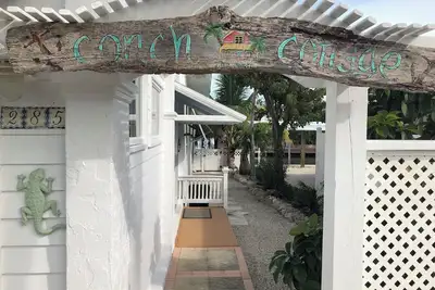 Image de Charming Conch Cottage on deep water canal in Little Torch Key