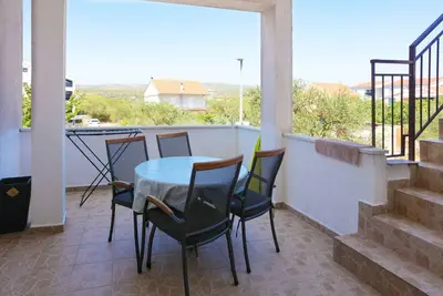 Image de Garçonnière avec la terrasse Rogoznica (As-24468-a)