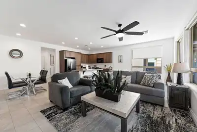 Image de Encanterra’s Cobblestone 2 bed 2 bath w/ office space
