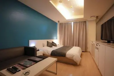Image de SmokingRoom type selected at random King bed Free breakfast and free parking / Toyonaka Ōsaka