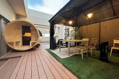 Image de SmokingLuxury city glamping Room Breakfast included barrel sauna Bbq openair bath / Toyonaka ĹŚsaka