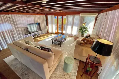 Image de Antique Cosy Houseboat Vintage