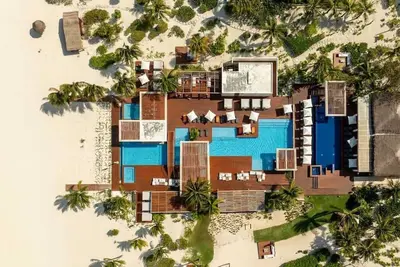 Image de 2br Beach & Marina front Condo with Top Features