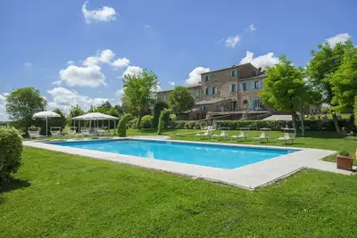 Image de 17th-century Tuscan villa, few km from Cortona!