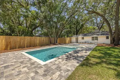 Image de Cater Cove - private pool, 1 mile to beach, quiet!