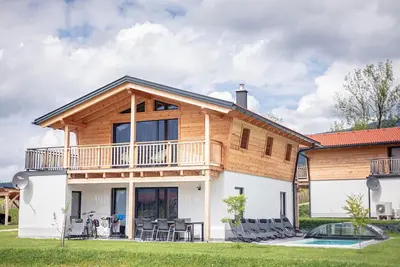 Image de Chalet Ă Inzell avec Piscine & Vue sur les Alpes
