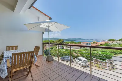 Image de Appartement 'Laura' avec vue sur la mer, terrasse privée et climatisation