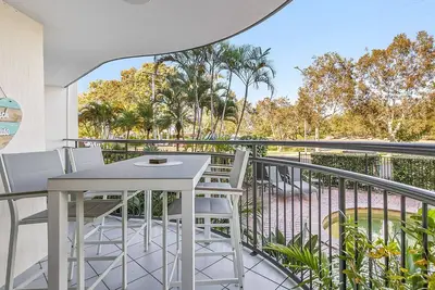 Image de 1 bedroom river front apartment walking distance to the beach