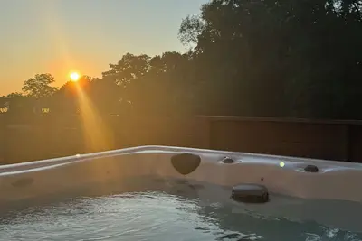 Image de Lake Access, Views and Hot Tub