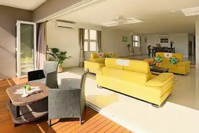 Image de Cliffhanger Private Retreat – Daytime Bliss Only!