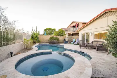 Desert View Home, Pool & Hot Tub