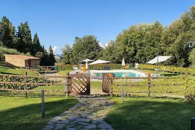 Image de Agréable appartement dans une maison de vacances avec climatisation, Wifi, piscine, Tv et parking