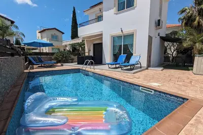 Image de This villa is a 2 bedroom(s), 1. 5 bathrooms, located in Pernera, Famagusta.