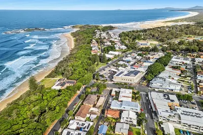 Image de High-quality beach house in the heart of Sawtell. Park once. Walk everywhere