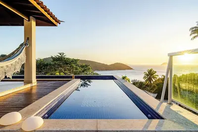 Image de Cap Ferrat Mansion Cozy house in BĂşzios, with an excellent location.