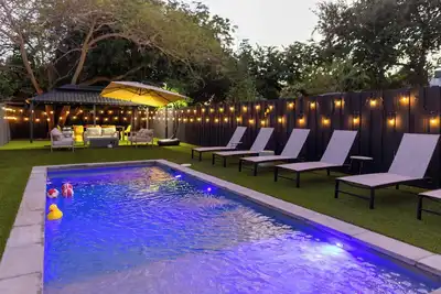 Image de Cuban Villa in Miami Design District, Pool, Backyard Dine+Lounge, Mins 2 Wynwood