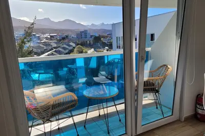 Image de Warm studio with balcony and mountain views