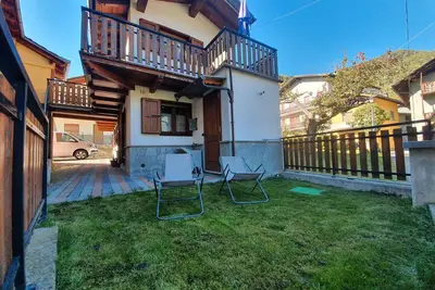 Image de Chalet \"Maison Du Coeur - Bien-être\" avec vue sur la montagne, terrasse privée et Wi-Fi