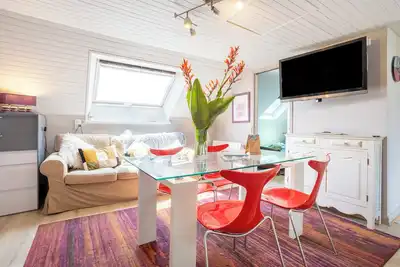 Image de Maison de vacances 'Les Géraniums À 800m Plage' avec terrasse privée, jardin partagé et Wi-Fi