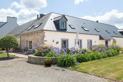 Image de Maison de vacances 'Ty An Aod - Vue Mer' avec terrasse privée, jardin partagé et Wi-Fi