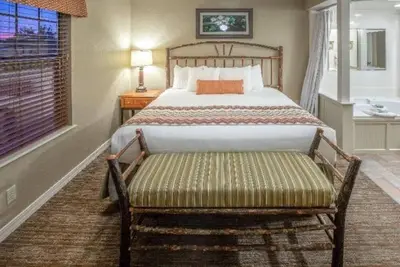 Image de Spacious Villa, Pools, Hot Tubs, Golf & Theater – Perfect for Family Getaway!