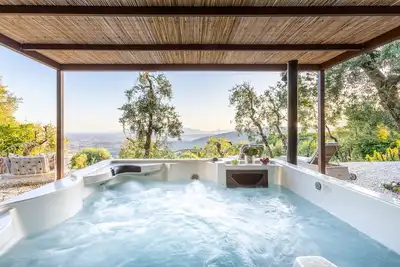 Image de Smart Panoramic Farmhouse Jacuzzi in Montecatini Alto