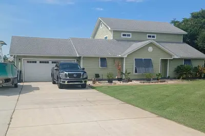 Image de Beach Cowboys Vacation Home in Waterfront Community. 5 min from Perdido Key Fl.