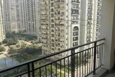 Image de Elegant Studio Apt in Dlf CapitalGreen West Delhi