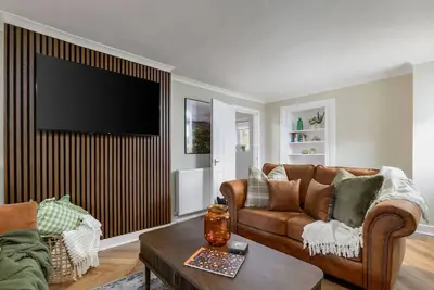 Image de Modern Comfort in Historic Callander