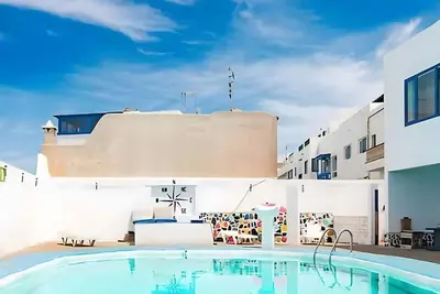 Image de Maison de vacances 'La Santa' avec vue sur la mer, piscine partagée et Wi-Fi