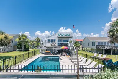 Image de Marysol:Edisto Oceanfront Home + Guest House; 6br, Private Pool, Beach & Ocean Views